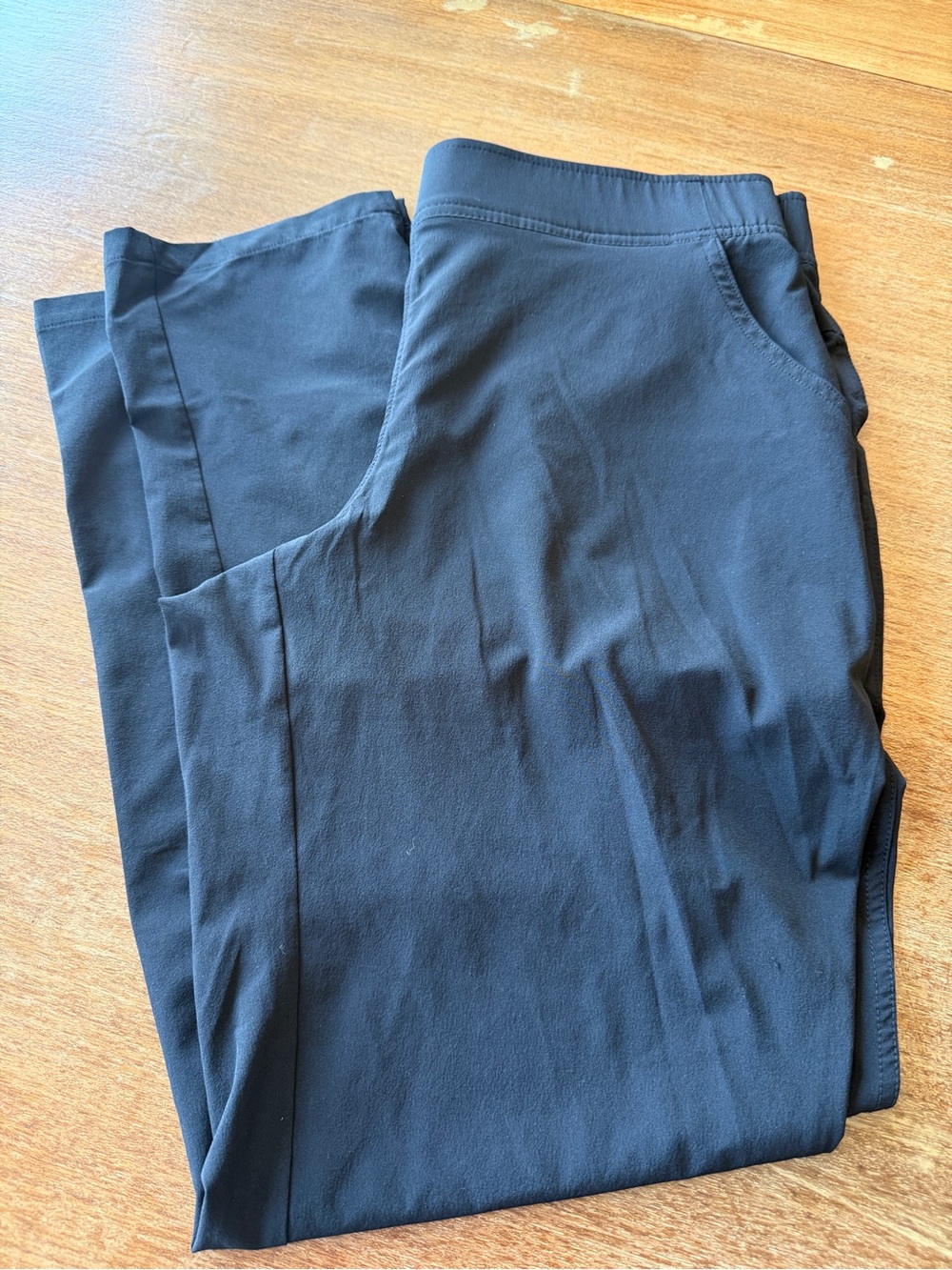 Eddie Bauer Women's Black Cropped Performance Pants